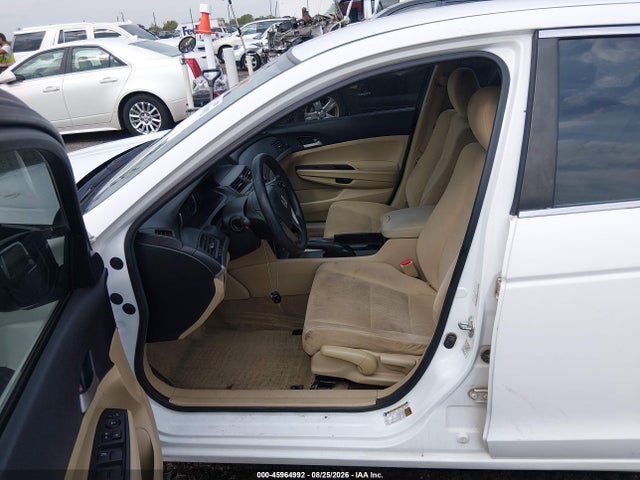 45964992 :رقم المزاد ، 1HGCP2F33BA107984 vin ، 2011 Honda Accord 2.4 Lx مزاد بيع