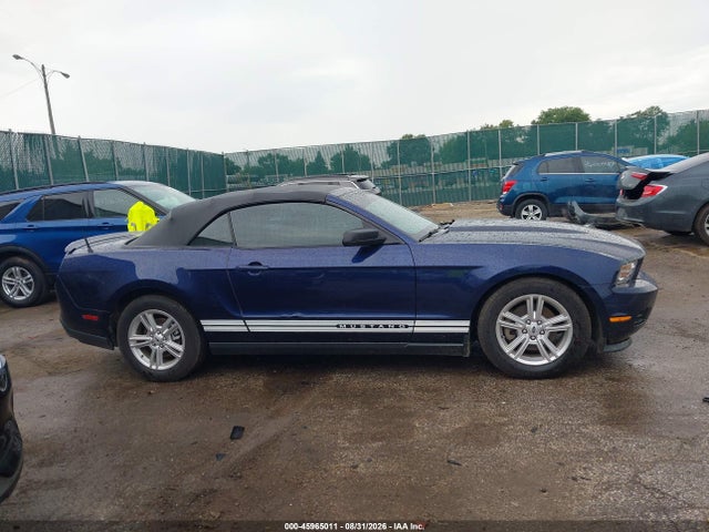 45965011 :رقم المزاد ، 1ZVBP8EM6B5137770 vin ، 2011 Ford Mustang V6 مزاد بيع