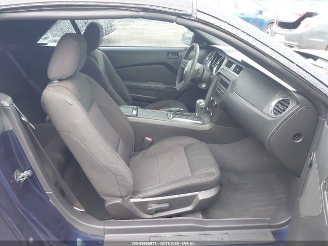 45965011 :رقم المزاد ، 1ZVBP8EM6B5137770 vin ، 2011 Ford Mustang V6 مزاد بيع
