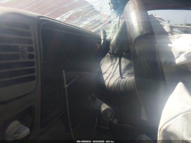 45965022 :رقم المزاد ، 3GNFK16R2WG125223 vin ، 1998 Chevrolet Suburban 1500 مزاد بيع