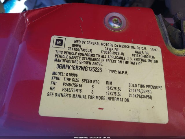 45965022 :رقم المزاد ، 3GNFK16R2WG125223 vin ، 1998 Chevrolet Suburban 1500 مزاد بيع