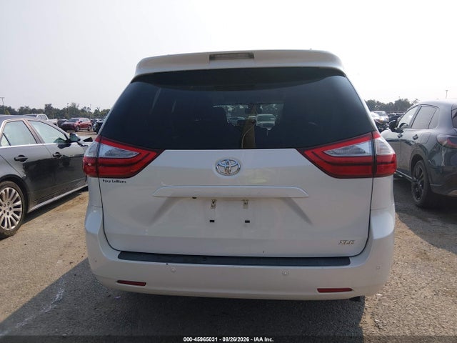 2017 Toyota Sienna Xle Premium 8 Passenger მანქანა იყიდება აუქციონზე, vin: 5TDYZ3DC7HS788735, აუქციონის ნომერი: 45965031