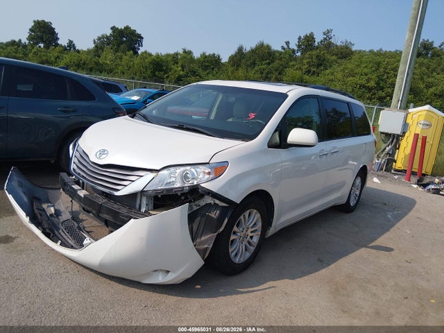 2017 Toyota Sienna Xle Premium 8 Passenger მანქანა იყიდება აუქციონზე, vin: 5TDYZ3DC7HS788735, აუქციონის ნომერი: 45965031