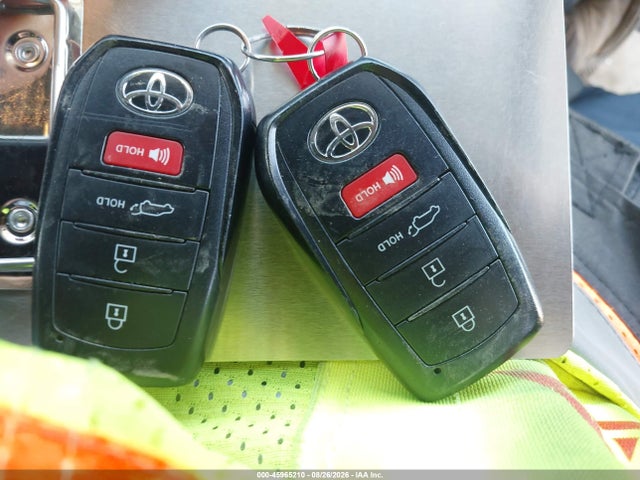 Toyota Highlander Limited 2024 5TDKDRBH1RS551780 Image 11