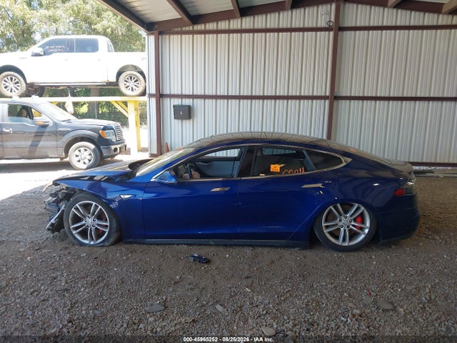 Продажа на аукционе авто 2015 Tesla Model S 85d/p85d, vin: 5YJSA1E44FF114648, номер лота: 45965252