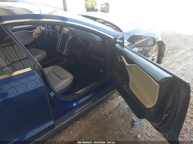 Продажа на аукционе авто 2015 Tesla Model S 85d/p85d, vin: 5YJSA1E44FF114648, номер лота: 45965252