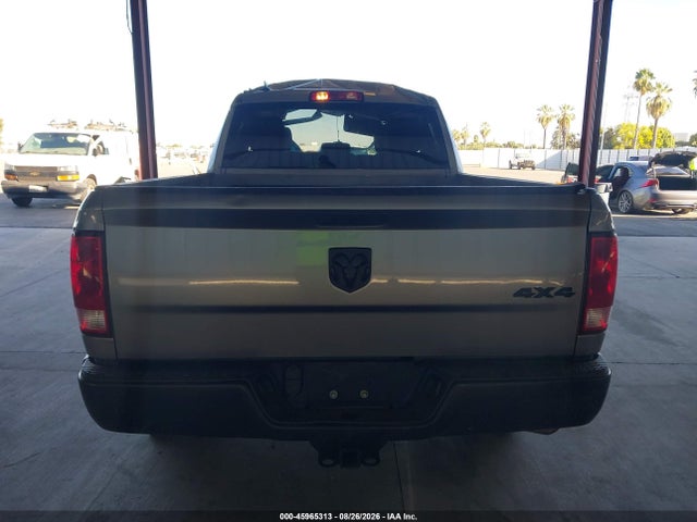 45965313 :رقم المزاد ، 1C6RR7FG0NS150283 vin ، 2022 Ram 1500 Classic Tradesman  4x4 6'4 Box مزاد بيع