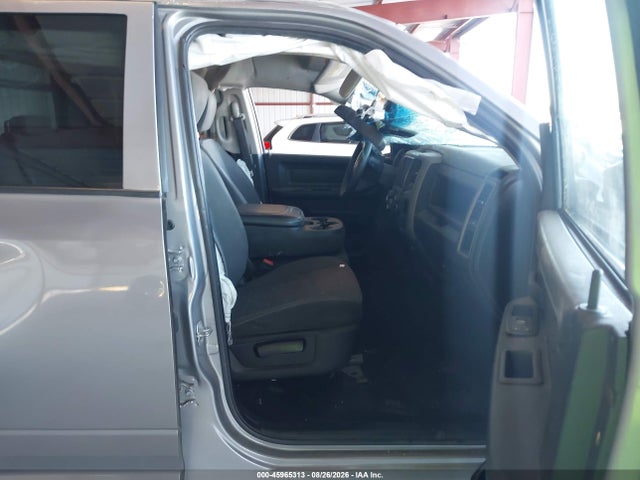 45965313 :رقم المزاد ، 1C6RR7FG0NS150283 vin ، 2022 Ram 1500 Classic Tradesman  4x4 6'4 Box مزاد بيع