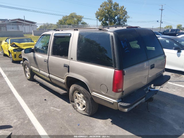 45965321 :رقم المزاد ، 1GNEK13R7XJ318127 vin ، 1999 Chevrolet Tahoe Ls مزاد بيع