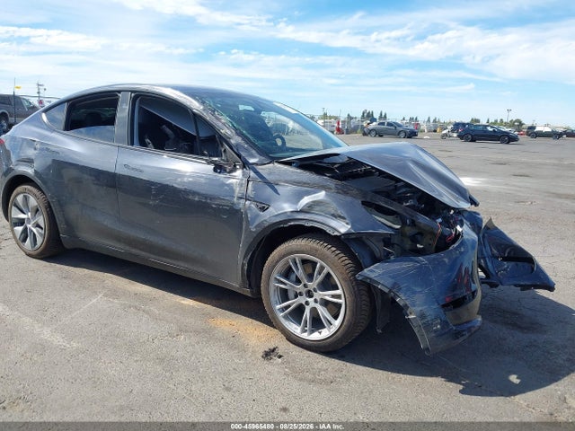 Продаж на аукціоні авто 2024 Tesla Model Y Long Range Dual Motor All-wheel Drive, vin: 7SAYGDEE1RF064561, номер лоту: 45965480
