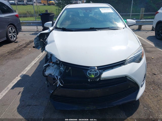 Продажа на аукционе авто 2018 Toyota Corolla Le, vin: 5YFBURHEXJP829621, номер лота: 45965495