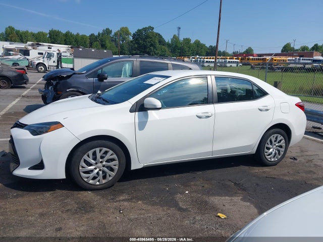Продажа на аукционе авто 2018 Toyota Corolla Le, vin: 5YFBURHEXJP829621, номер лота: 45965495