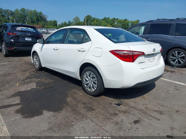 Продажа на аукционе авто 2018 Toyota Corolla Le, vin: 5YFBURHEXJP829621, номер лота: 45965495