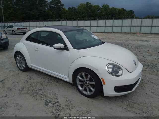 2012 Volkswagen Beetle 2.5l მანქანა იყიდება აუქციონზე, vin: 3VWJX7AT0CM661303, აუქციონის ნომერი: 45965741