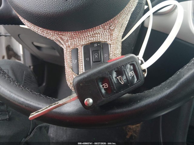 2012 Volkswagen Beetle 2.5l მანქანა იყიდება აუქციონზე, vin: 3VWJX7AT0CM661303, აუქციონის ნომერი: 45965741