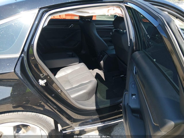 Honda Accord Touring 2018 1HGCV1F94JA192871 Image 8