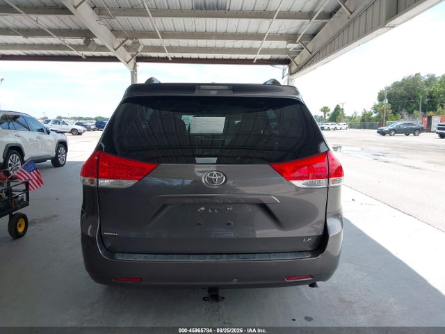 45965784 :رقم المزاد ، 5TDKK3DC1DS383099 vin ، 2013 Toyota Sienna Le V6 8 Passenger مزاد بيع