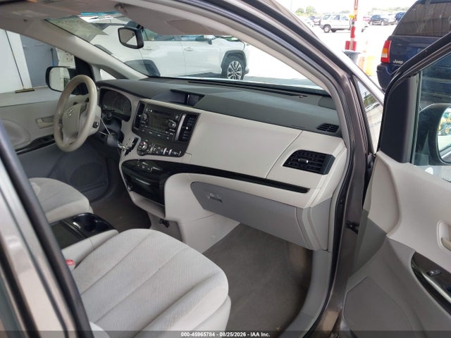 45965784 :رقم المزاد ، 5TDKK3DC1DS383099 vin ، 2013 Toyota Sienna Le V6 8 Passenger مزاد بيع