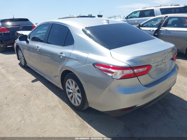 Toyota CAMRY LE 2020 4T1C11AK6LU973733 Image 3