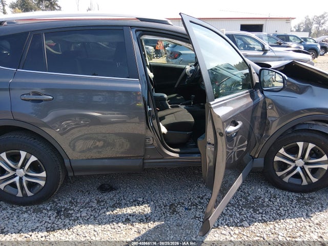 Toyota RAV4 LE 2017 2T3BFREV6HW602621 Image 5