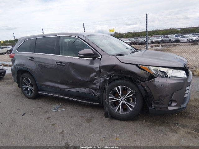 Toyota Highlander Le 2019 5TDZZRFH4KS299426 Image 14
