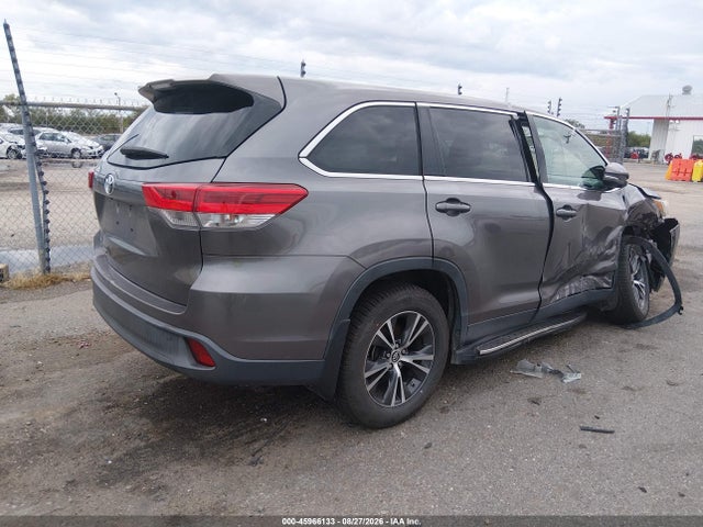 Toyota Highlander Le 2019 5TDZZRFH4KS299426 Image 4