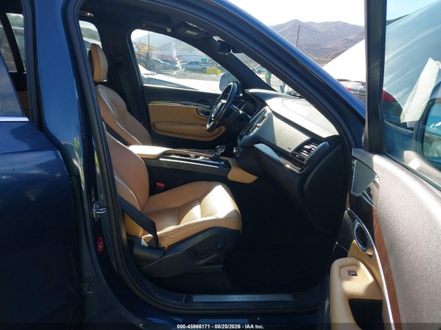 2018 Volvo Xc90 T6 Momentum მანქანა იყიდება აუქციონზე, vin: YV4A22PK9J1387965, აუქციონის ნომერი: 45966171