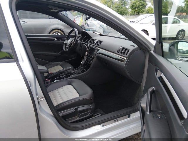 2018 Volkswagen Passat 3.6l V6 Gt მანქანა იყიდება აუქციონზე, vin: 1VWJM7A37JC051924, აუქციონის ნომერი: 45966213