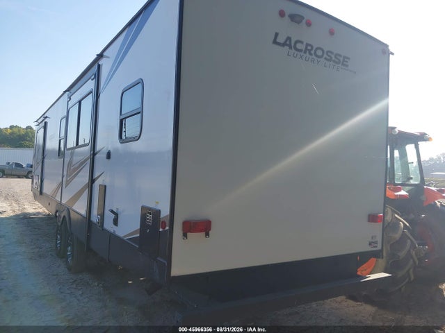 45966356 :رقم المزاد ، 5ZT2LCZB8PB011993 vin ، 2023 Forest River Lacrosse Rk Xluxury Lite 3411 Travel Trailer مزاد بيع
