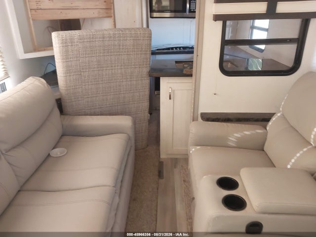 45966356 :رقم المزاد ، 5ZT2LCZB8PB011993 vin ، 2023 Forest River Lacrosse Rk Xluxury Lite 3411 Travel Trailer مزاد بيع