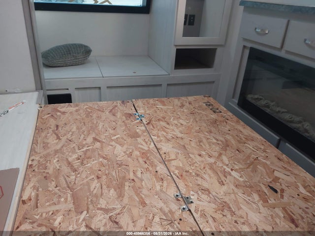 45966356 :رقم المزاد ، 5ZT2LCZB8PB011993 vin ، 2023 Forest River Lacrosse Rk Xluxury Lite 3411 Travel Trailer مزاد بيع
