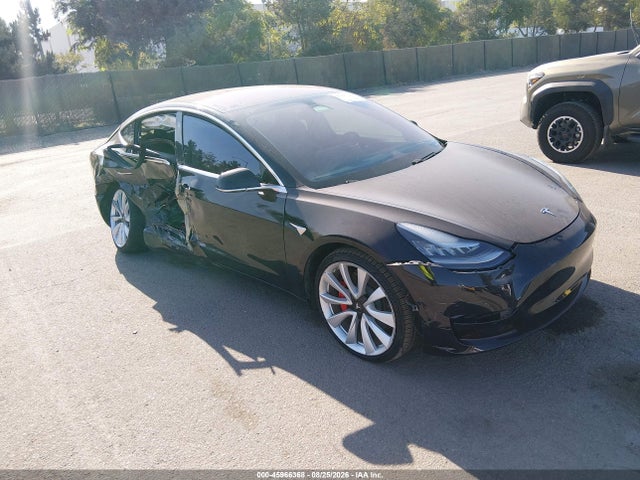 Продаж на аукціоні авто 2018 Tesla Model 3 Long Range/performance, vin: 5YJ3E1EB6JF082673, номер лоту: 45966368