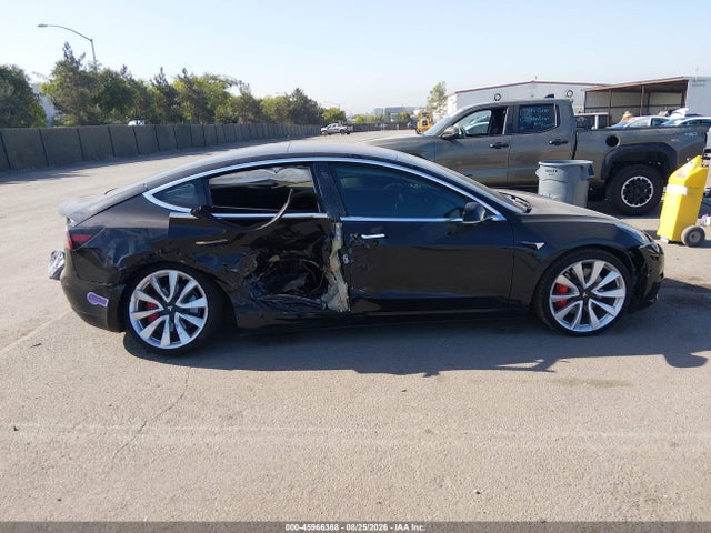 Продаж на аукціоні авто 2018 Tesla Model 3 Long Range/performance, vin: 5YJ3E1EB6JF082673, номер лоту: 45966368