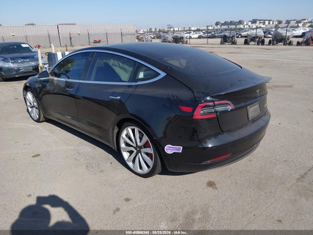 Продаж на аукціоні авто 2018 Tesla Model 3 Long Range/performance, vin: 5YJ3E1EB6JF082673, номер лоту: 45966368