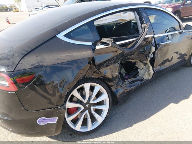 Продаж на аукціоні авто 2018 Tesla Model 3 Long Range/performance, vin: 5YJ3E1EB6JF082673, номер лоту: 45966368