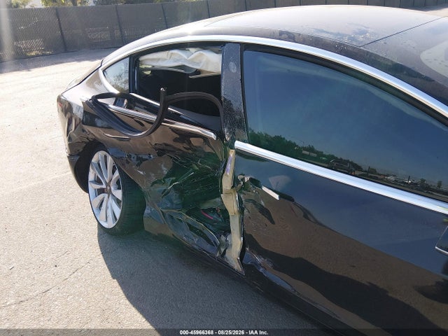 Продаж на аукціоні авто 2018 Tesla Model 3 Long Range/performance, vin: 5YJ3E1EB6JF082673, номер лоту: 45966368