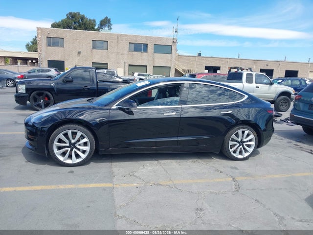 Продажа на аукционе авто 2018 Tesla Model 3 Long Range/mid Range, vin: 5YJ3E1EA3JF023507, номер лота: 45966438