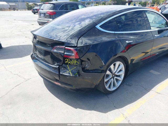 Продажа на аукционе авто 2018 Tesla Model 3 Long Range/mid Range, vin: 5YJ3E1EA3JF023507, номер лота: 45966438