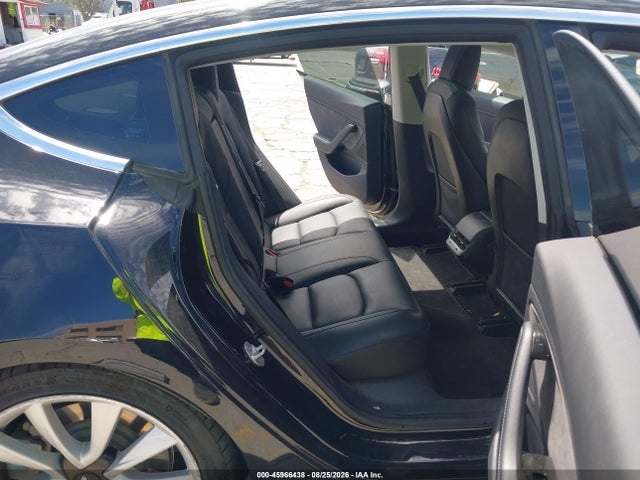 Продажа на аукционе авто 2018 Tesla Model 3 Long Range/mid Range, vin: 5YJ3E1EA3JF023507, номер лота: 45966438