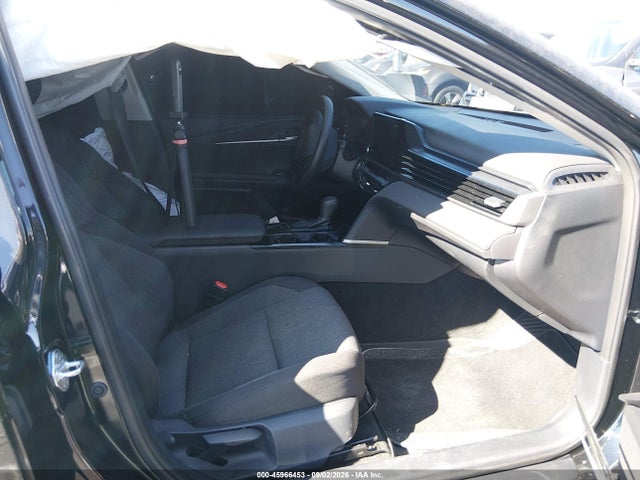 Toyota CAMRY LE 2025 4T1DAACKXSU510574 Image 5