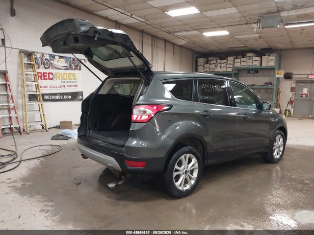Продажа на аукционе авто 2017 Ford Escape Se, vin: 1FMCU9GD7HUC69966, номер лота: 45966457