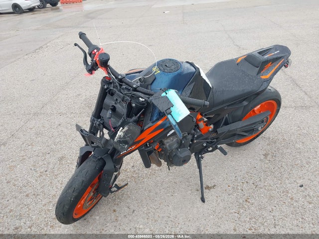 KTM 890 Duke R 2022 VBKTU9409NM830359 Image 2