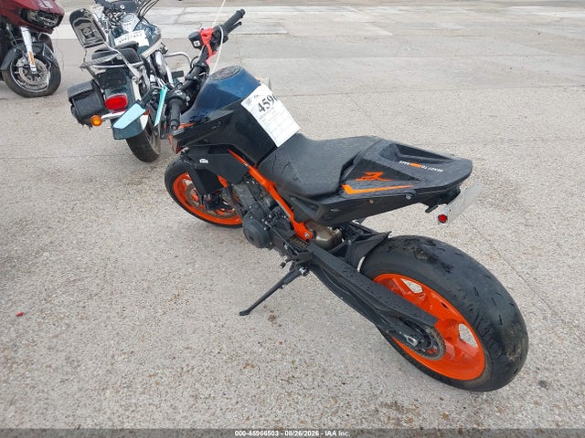 KTM 890 Duke R 2022 VBKTU9409NM830359 Image 3