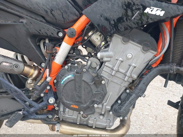 KTM 890 Duke R 2022 VBKTU9409NM830359 Image 8