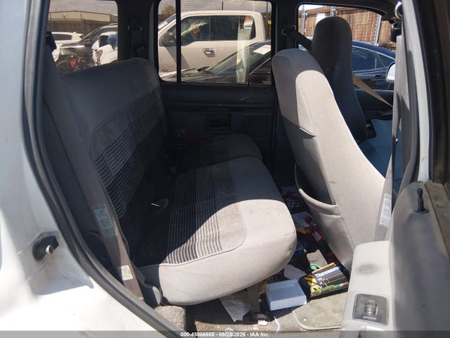1992 Ford Explorer მანქანა იყიდება აუქციონზე, vin: 1FMDU34X8NUD08303, აუქციონის ნომერი: 45966558