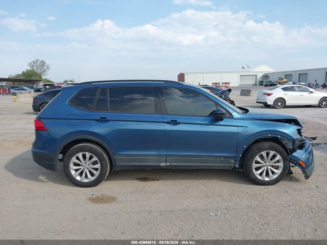 Продаж на аукціоні авто 2018 Volkswagen Tiguan 2.0t S, vin: 3VV1B7AX9JM011744, номер лоту: 45966618