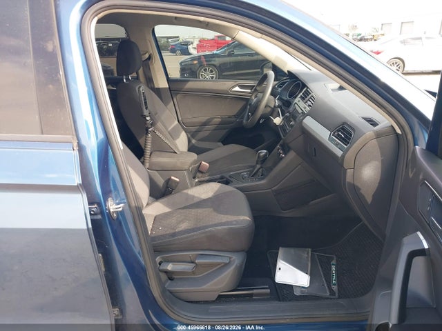 Продаж на аукціоні авто 2018 Volkswagen Tiguan 2.0t S, vin: 3VV1B7AX9JM011744, номер лоту: 45966618