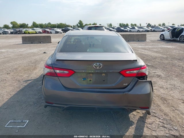 45966742 :رقم المزاد ، 4T1B11HK2JU103797 vin ، 2018 Toyota Camry Se مزاد بيع