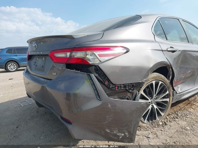 45966742 :رقم المزاد ، 4T1B11HK2JU103797 vin ، 2018 Toyota Camry Se مزاد بيع