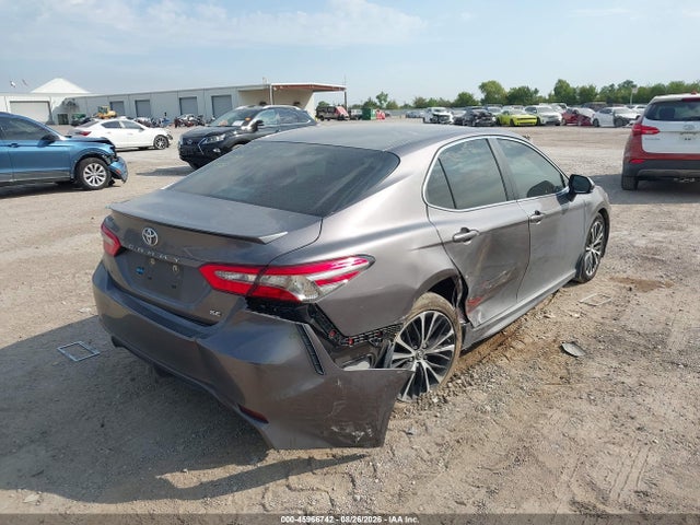 45966742 :رقم المزاد ، 4T1B11HK2JU103797 vin ، 2018 Toyota Camry Se مزاد بيع